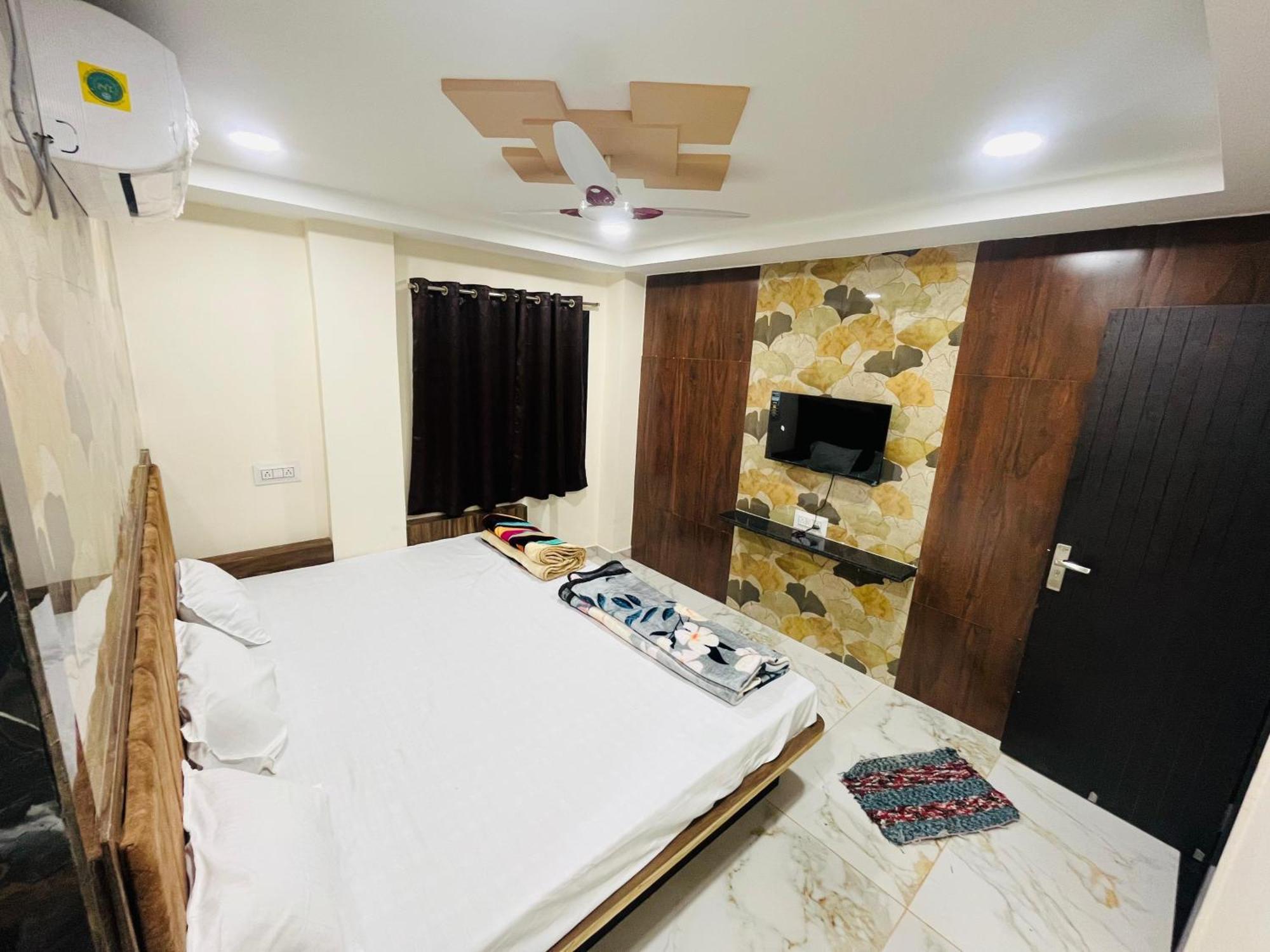 Hotel Sk Tower Ujjain Exterior foto